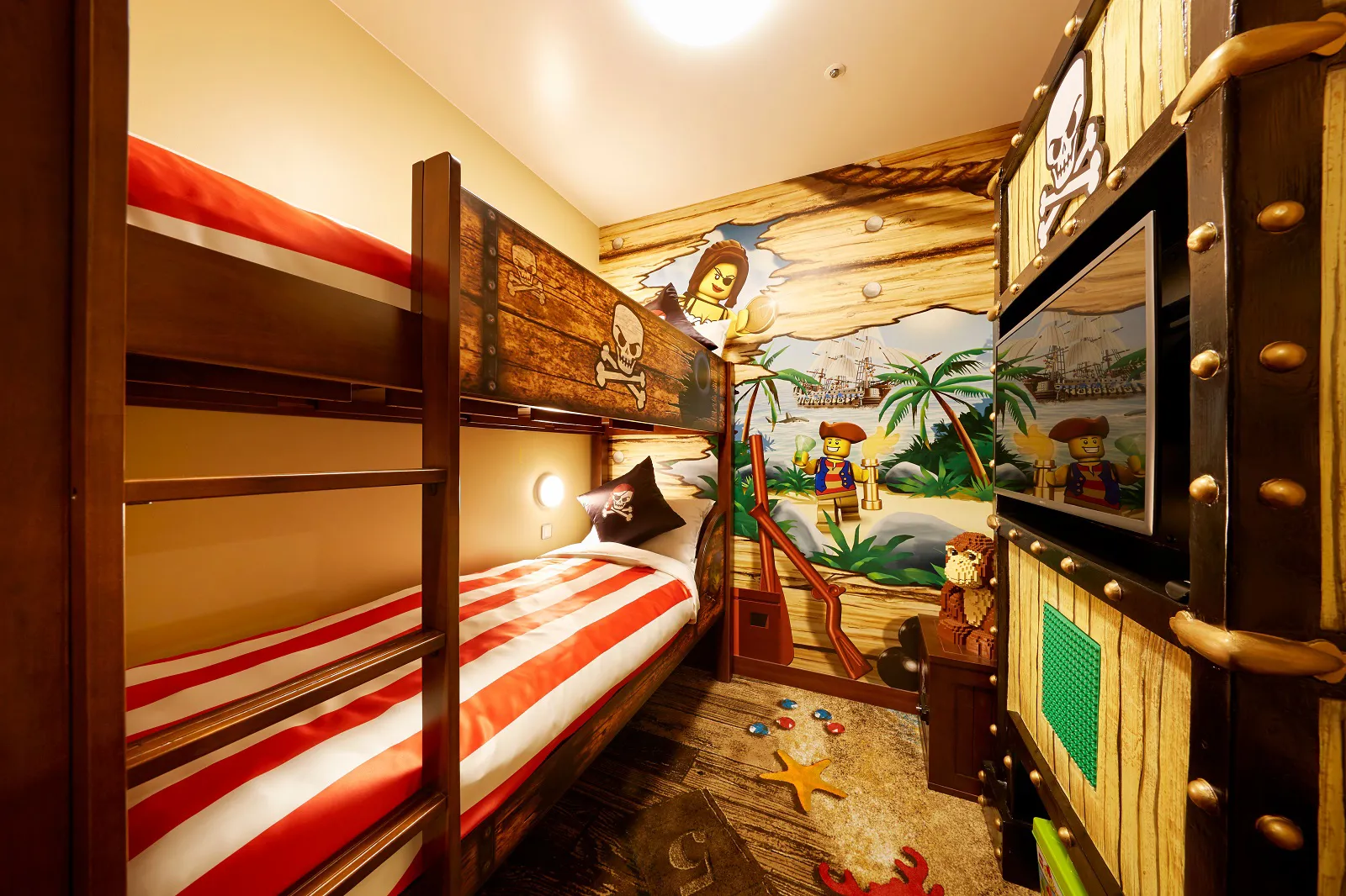 LEGO Pirate Themed Room - Kids Sleeping area with bunk beds