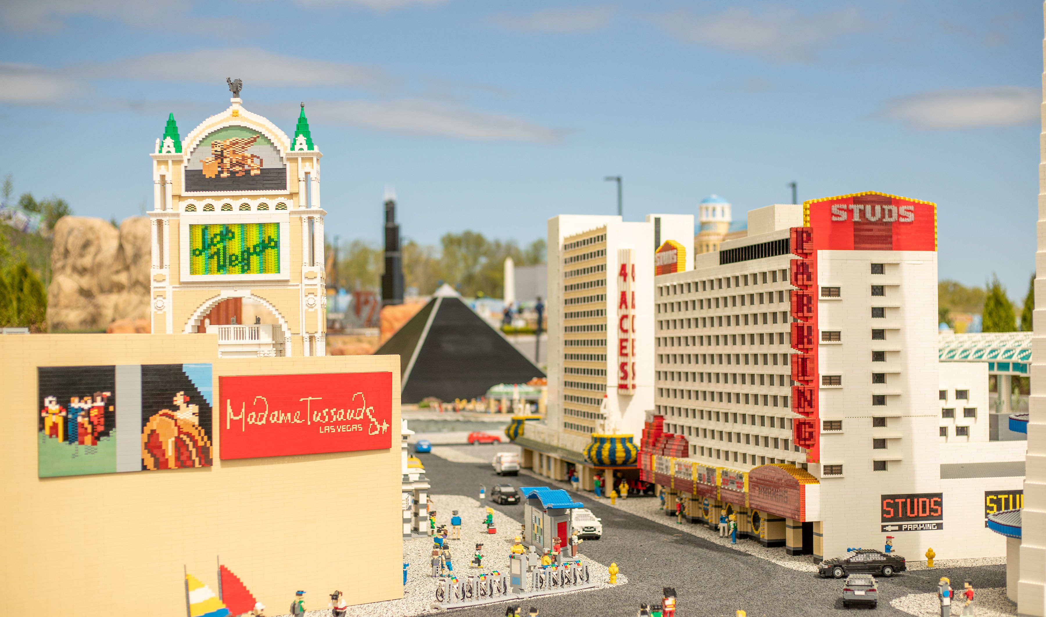 HD] Las Vegas Miniland Tour at Legoland California - Lego Las Vegas 